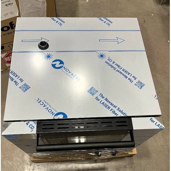 Scratch and Dent Moffat E22M3 Turbofan Single Deck Half Size Electric Convection Oven with Mechanical Controls, 1.5 Cu. Ft. - 110-120V, 1 Phase, 1.5 kW