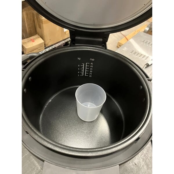 Scratch and Dent Avantco RCSB90 90 Cup (45 Cup Raw) Digital Electric Rice Cooker / Warmer with Hinged Lid - 240V, 2,500W