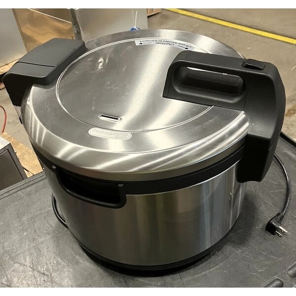 Scratch and Dent Avantco RCSB90 90 Cup (45 Cup Raw) Digital Electric Rice Cooker / Warmer with Hinged Lid - 240V, 2,500W