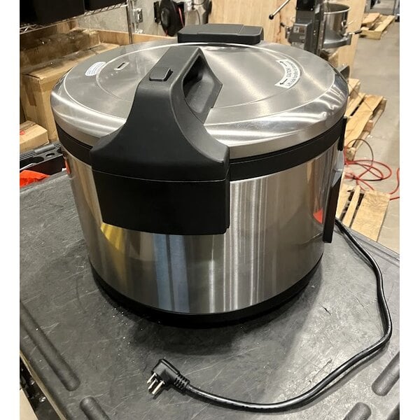 Scratch and Dent Avantco RCSB90 90 Cup (45 Cup Raw) Digital Electric Rice Cooker / Warmer with Hinged Lid - 240V, 2,500W