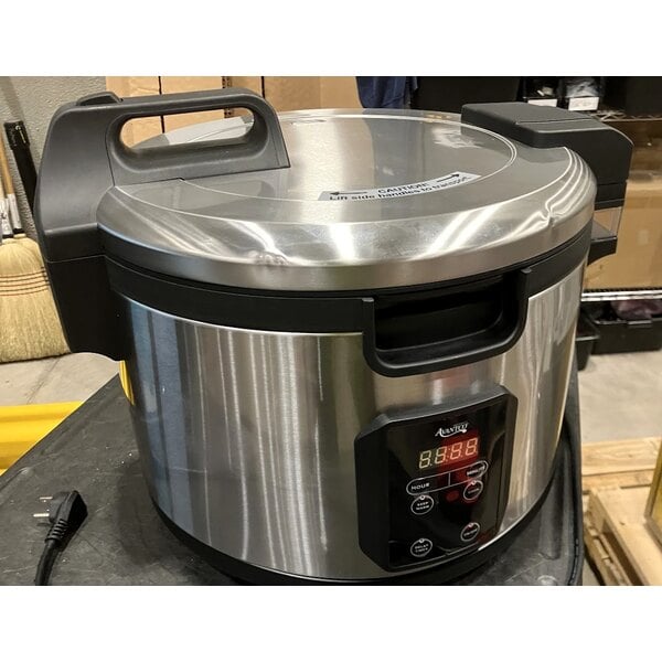 Scratch and Dent Avantco RCSB90 90 Cup (45 Cup Raw) Digital Electric Rice Cooker / Warmer with Hinged Lid - 240V, 2,500W