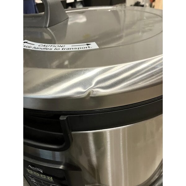 Scratch and Dent Avantco RCSB90 90 Cup (45 Cup Raw) Digital Electric Rice Cooker / Warmer with Hinged Lid - 240V, 2,500W