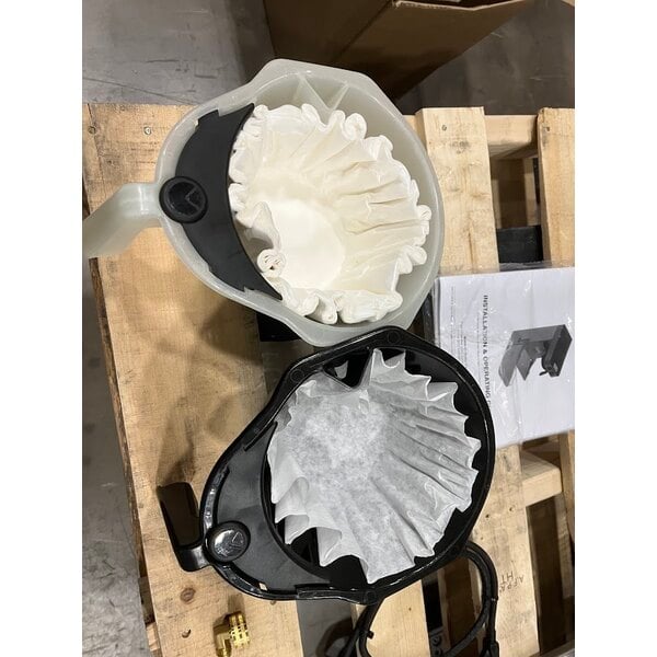 Scratch and Dent Bunn 63000.0100 Infusion Series Platinum Pro ITCB-DV HV Automatic Coffee and Tea Brewer - 120/208-240V, 1,700W