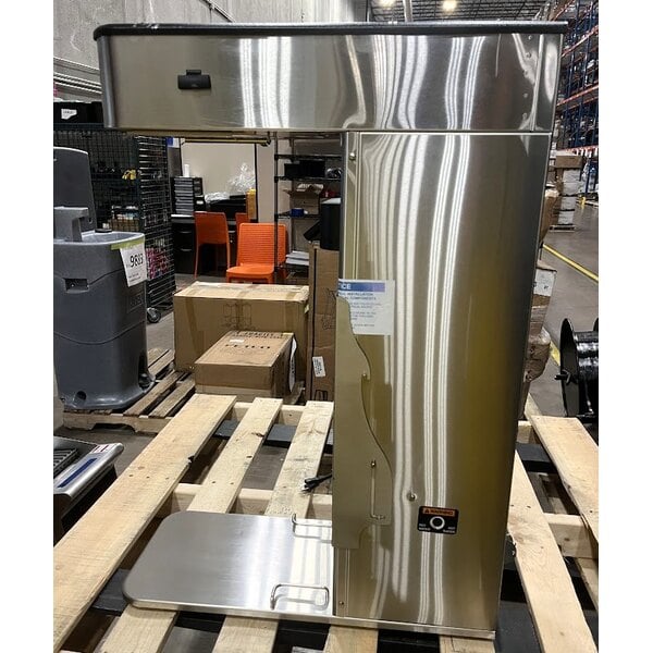 Scratch and Dent Bunn 63000.0100 Infusion Series Platinum Pro ITCB-DV HV Automatic Coffee and Tea Brewer - 120/208-240V, 1,700W