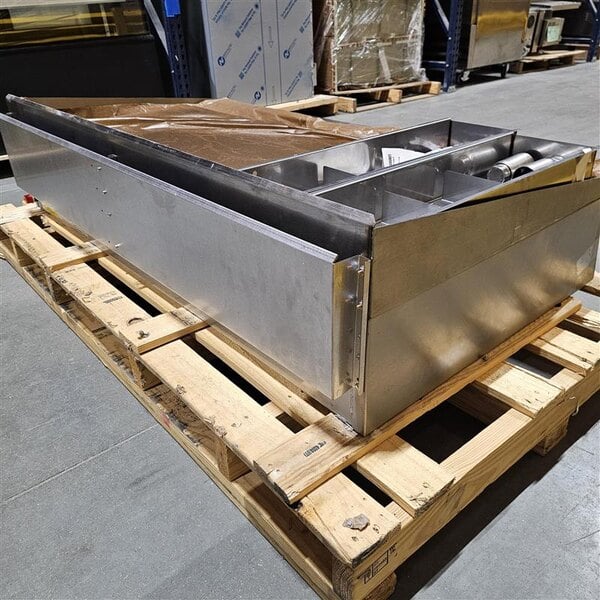 Scratch and Dent Star Ultra-Max 860TA 60" Liquid Propane Griddle with Snap-Action Thermostatic Controls - 150,000 BTU