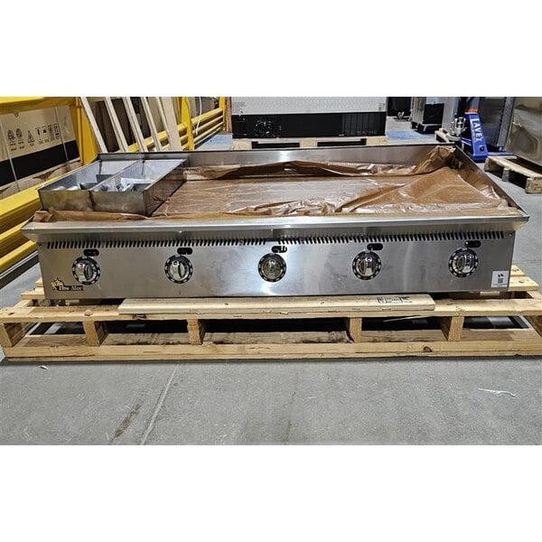 Scratch and Dent Star Ultra-Max 860TA 60" Liquid Propane Griddle with Snap-Action Thermostatic Controls - 150,000 BTU