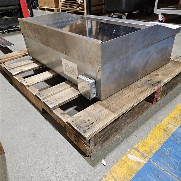 Scratch and Dent Cooking Performance Group GU-CPG-36-M Ultra Series 36" Chrome Plated Electric Countertop Griddle - 9,000W / 12,000W, 208 / 240V