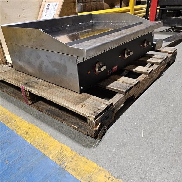 Scratch and Dent Cooking Performance Group GU-CPG-36-M Ultra Series 36" Chrome Plated Electric Countertop Griddle - 9,000W / 12,000W, 208 / 240V