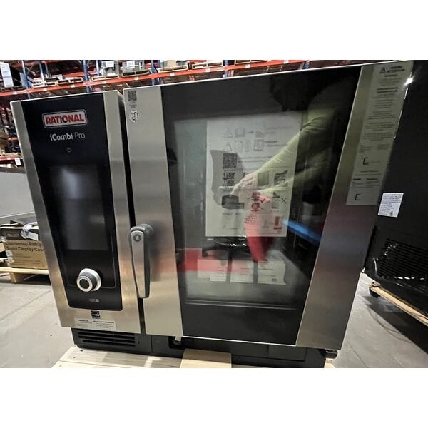 Scratch and Dent Rational iCombi Pro 6 Pan Half-Size Electric Combi Oven - 208/240V, 1 Phase