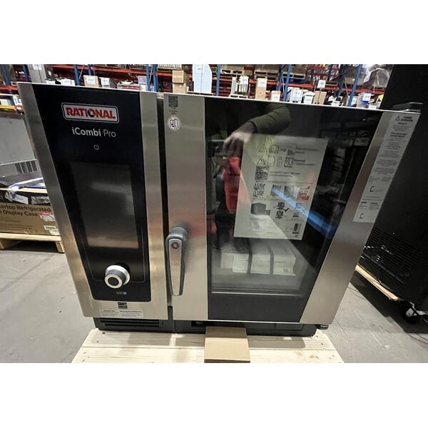 Scratch and Dent Rational iCombi Pro 6 Pan Half-Size Electric Combi Oven - 208/240V, 1 Phase