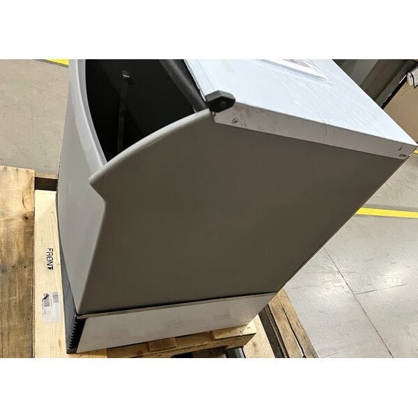 Scratch and Dent Ice-O-Matic ICEU220FA 24 1/2" Air Cooled Undercounter Full Dice Cube Ice Machine with 70 lb. Bin - 115V; 238 lb.