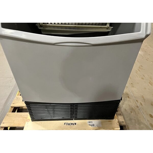 Scratch and Dent Ice-O-Matic ICEU220FA 24 1/2" Air Cooled Undercounter Full Dice Cube Ice Machine with 70 lb. Bin - 115V; 238 lb.
