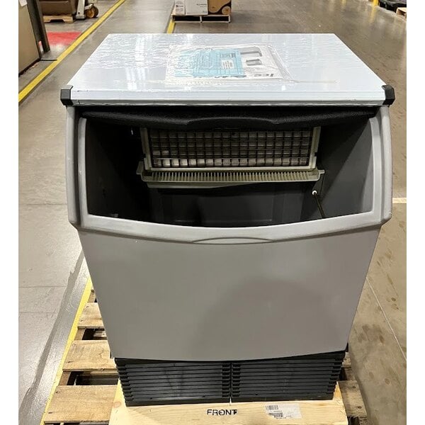Scratch and Dent Ice-O-Matic ICEU220FA 24 1/2" Air Cooled Undercounter Full Dice Cube Ice Machine with 70 lb. Bin - 115V; 238 lb.