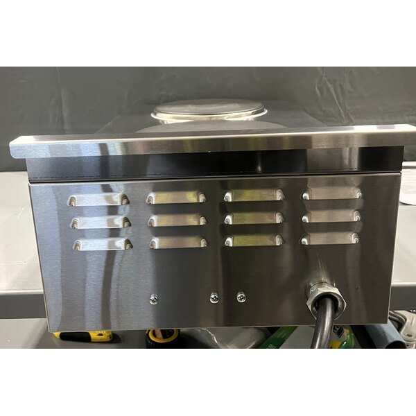Scratch and Dent Vollrath 40739 Cayenne 2 Burner Counter Top Electric Hot Plate - 208/240V
