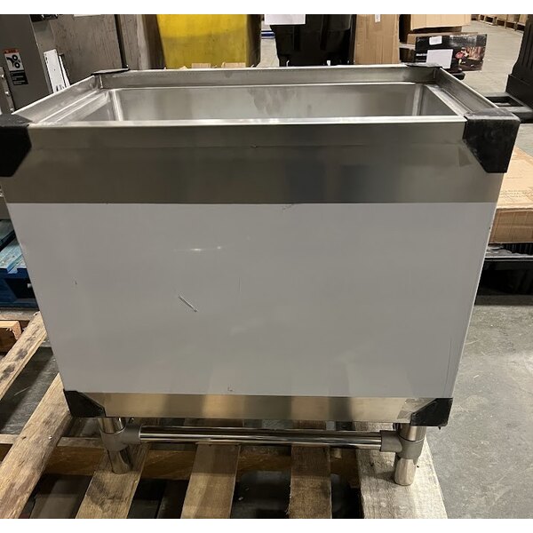 Scratch and Dent Regency 24" x 18" Stainless Steel Portable Ice Bin