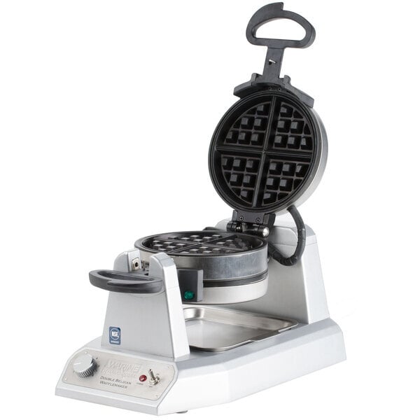Scratch and Dent Waring WW200 Double Belgian Waffle Iron / Maker - 120V