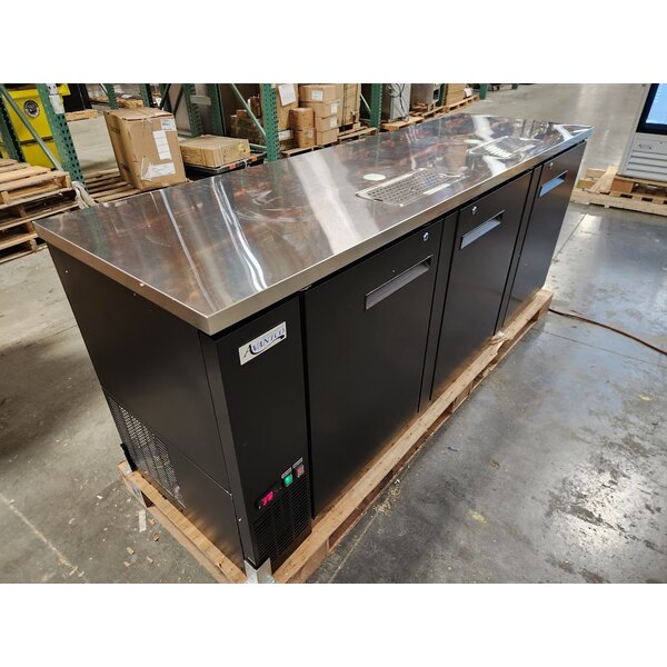 Scratch and Dent Avantco UDD-4-HC Black Kegerator / Beer Dispenser with (2) 2 Tap Towers - (3) 1/2 Keg Capacity