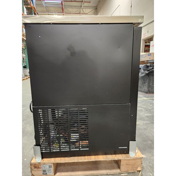 Scratch and Dent Avantco UDD-4-HC Black Kegerator / Beer Dispenser with (2) 2 Tap Towers - (3) 1/2 Keg Capacity