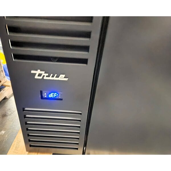 Scratch and Dent True TDR72-RISZ1-L-B-SSS-1 72" 2 Single Tap Kegerator Beer Dispenser - Black, (3) 1/2 Keg Capacity