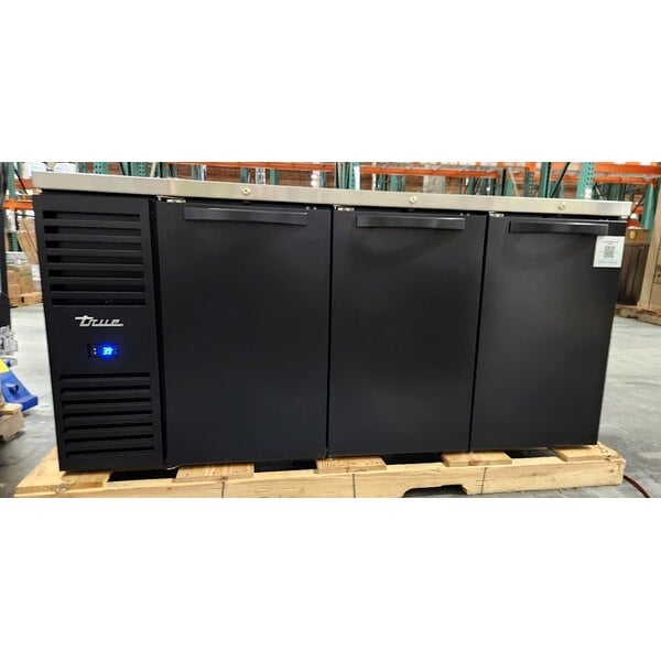 Scratch and Dent True TDR72-RISZ1-L-B-SSS-1 72" 2 Single Tap Kegerator Beer Dispenser - Black, (3) 1/2 Keg Capacity