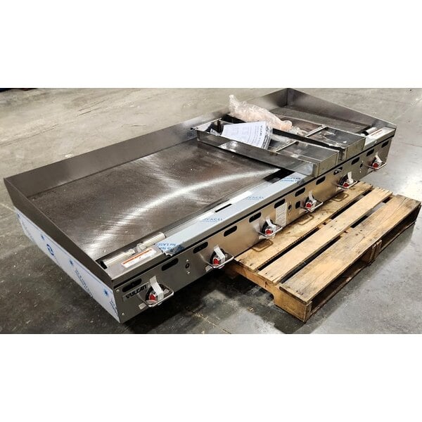 Scratch and Dent Vulcan MSA-72-102 72" Countertop Liquid Propane Griddle with Snap-Action Thermostatic Controls - 162,000 BTU