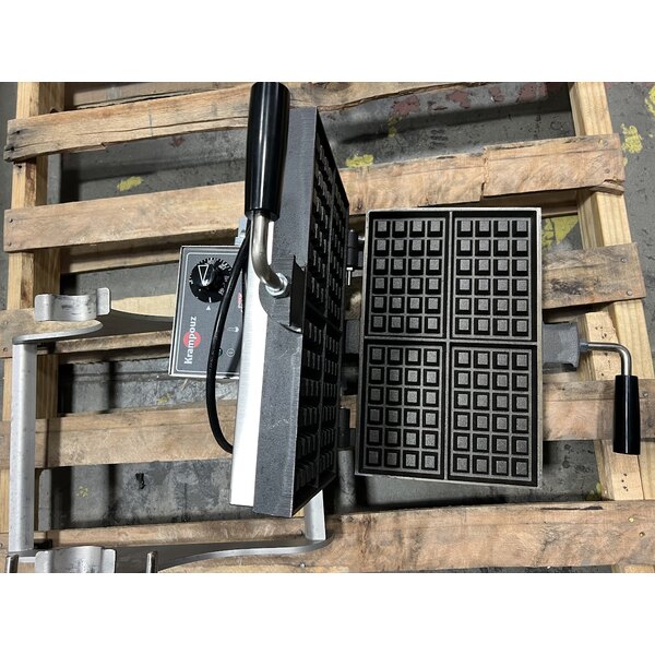 Scratch and Dent Krampouz WECCBEAT 4" x 6" Brussels Style Swivel Waffle Maker - 208 / 2600W