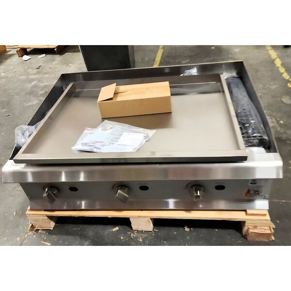Scratch and Dent Cooking Performance Group CR-CPG-36-NL 36" Gas Countertop Radiant Charbroiler - 120,000 BTU