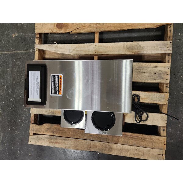 Scratch and Dent Bunn 13300.0003 VP17-3 Low Profile Pourover Coffee Brewer with 3 Warmers