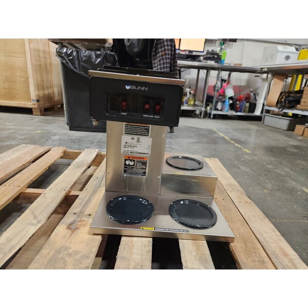 Scratch and Dent Bunn 13300.0003 VP17-3 Low Profile Pourover Coffee Brewer with 3 Warmers