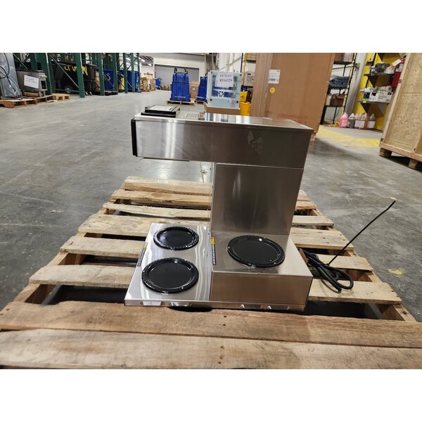 Scratch and Dent Bunn 13300.0003 VP17-3 Low Profile Pourover Coffee Brewer with 3 Warmers