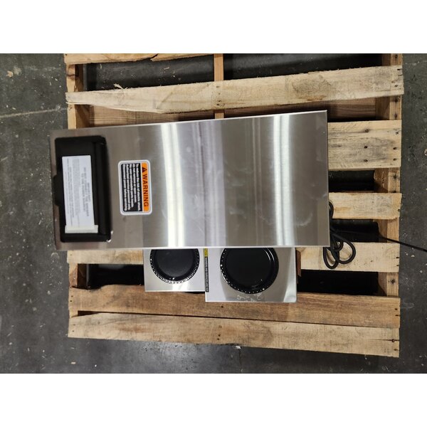 Scratch and Dent Bunn 13300.0003 VP17-3 Low Profile Pourover Coffee Brewer with 3 Warmers