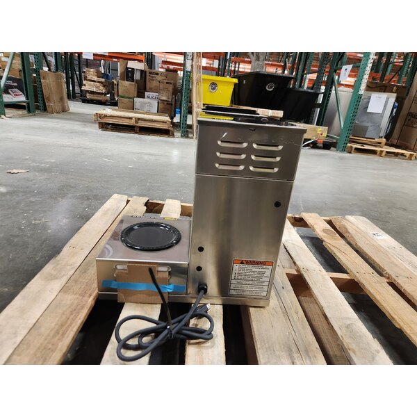 Scratch and Dent Bunn 13300.0003 VP17-3 Low Profile Pourover Coffee Brewer with 3 Warmers