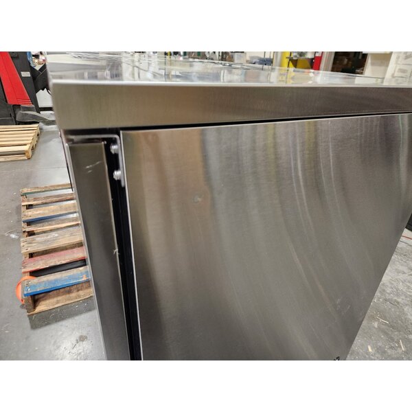 Scratch and Dent Avantco UDD-4-HC-S Stainless Steel Kegerator / Beer Dispenser with (2) 2 Tap Towers - (3) 1/2 Keg Capacity