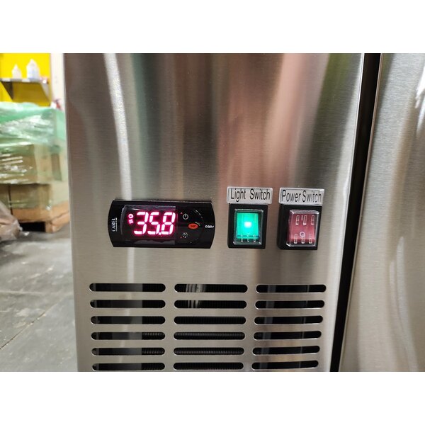 Scratch and Dent Avantco UDD-4-HC-S Stainless Steel Kegerator / Beer Dispenser with (2) 2 Tap Towers - (3) 1/2 Keg Capacity