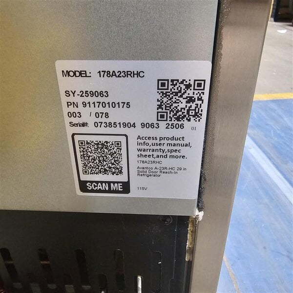 Scratch and Dent Avantco A-23R-HC 29" Solid Door Reach-In Refrigerator