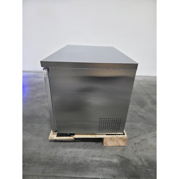 Scratch and Dent Avantco SS-UC-48R-HC 48" Undercounter Refrigerator