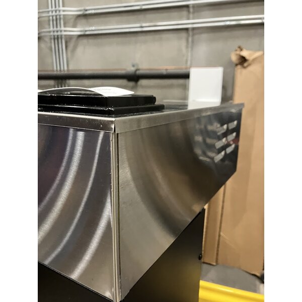 Scratch and Dent Bunn 33200.0010 VPR-APS Pourover Airpot Coffee Brewer - 120V