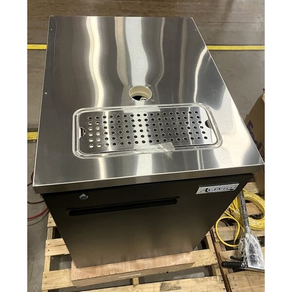 Scratch and Dent Avantco UDD-1-HC Triple Tap Kegerator Beer Dispenser - Black, (1) 1/2 Keg Capacity