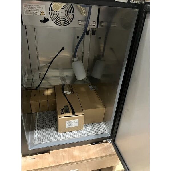 Scratch and Dent Avantco UDD-1-HC Triple Tap Kegerator Beer Dispenser - Black, (1) 1/2 Keg Capacity