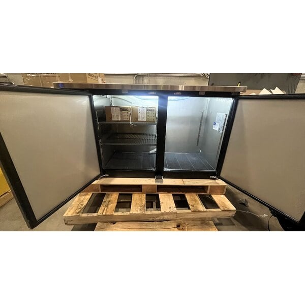 Scratch and Dent Avantco UDD-60-HC (2) Triple Tap Shallow Depth Kegerator Beer Dispenser - Black, (2) 1/2 Keg Capacity