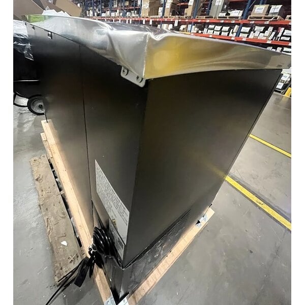 Scratch and Dent Avantco UDD-60-HC (2) Triple Tap Shallow Depth Kegerator Beer Dispenser - Black, (2) 1/2 Keg Capacity