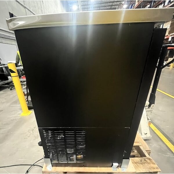 Scratch and Dent Avantco UDD-60-HC (2) Triple Tap Shallow Depth Kegerator Beer Dispenser - Black, (2) 1/2 Keg Capacity