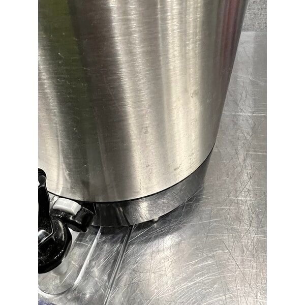 Scratch and Dent Fetco L4S-15 Luxus 1.5 Gallon Stainless Steel Coffee Server