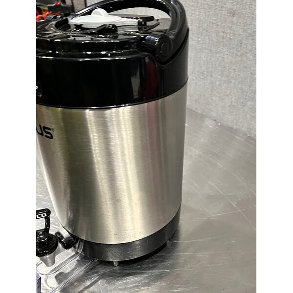 Scratch and Dent Fetco L4S-15 Luxus 1.5 Gallon Stainless Steel Coffee Server