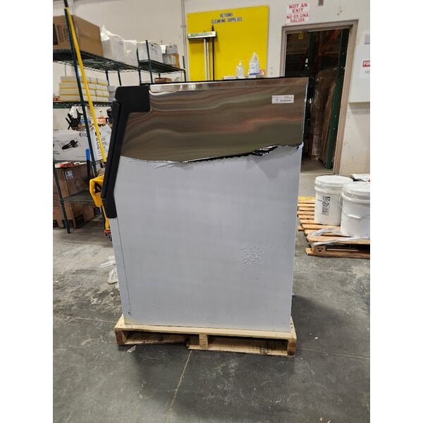 Scratch and Dent Scotsman B322S Ice Storage Bin 370 lb. Stainless Steel Exterior