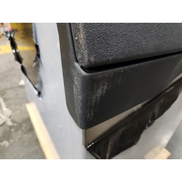 Scratch and Dent Scotsman B322S Ice Storage Bin 370 lb. Stainless Steel Exterior