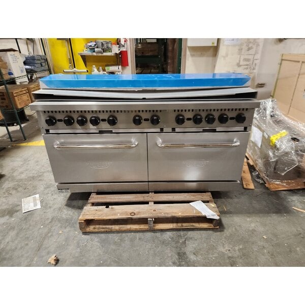 Scratch and Dent MainStreet Equipment E60-N Natural Gas 10 Burner 60" Range with 2 Standard Ovens - 360,000 BTU