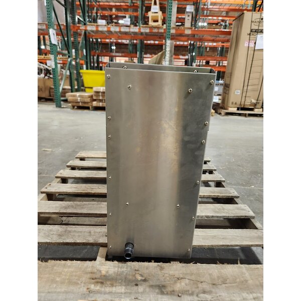 Scratch and Dent Cooking Performance Group FCPG15 Natural Gas 15 lb. Countertop Fryer - 26,500 BTU