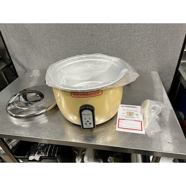 Scratch and Dent Town 57137 74 Cup (37 Cup Raw) Electric Rice Cooker / Warmer - 120V, 1800W