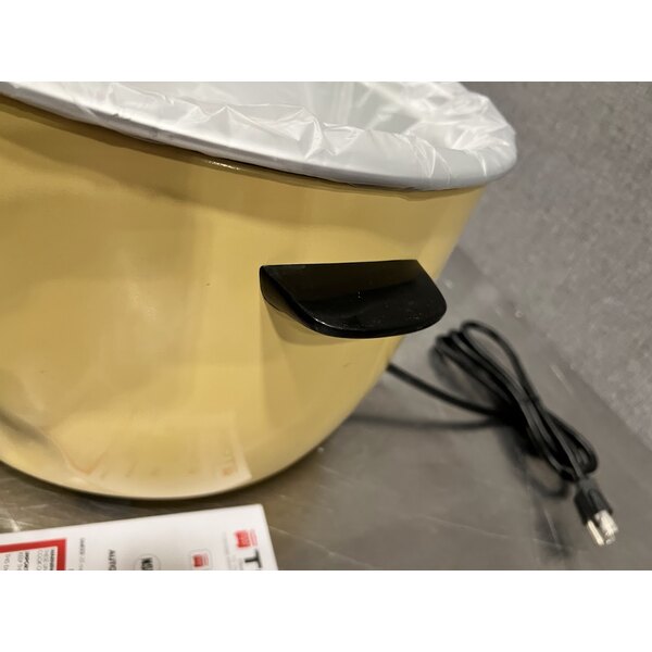 Scratch and Dent Town 57137 74 Cup (37 Cup Raw) Electric Rice Cooker / Warmer - 120V, 1800W